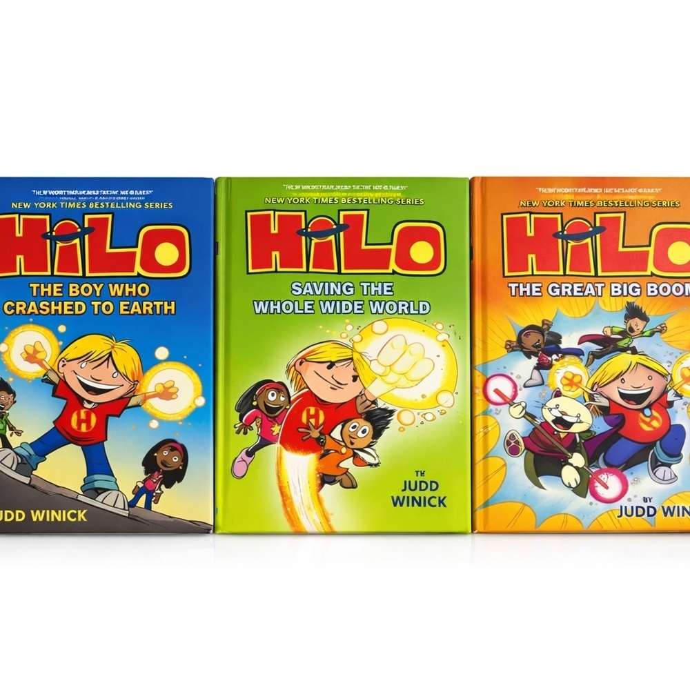 Hilo Graphic Novel Hardcover Set (Books 1–3)